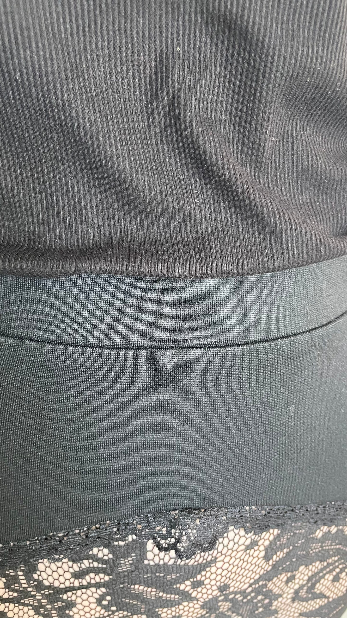 Mini-jupe avec dentelle, Suite Blanco, taille 38