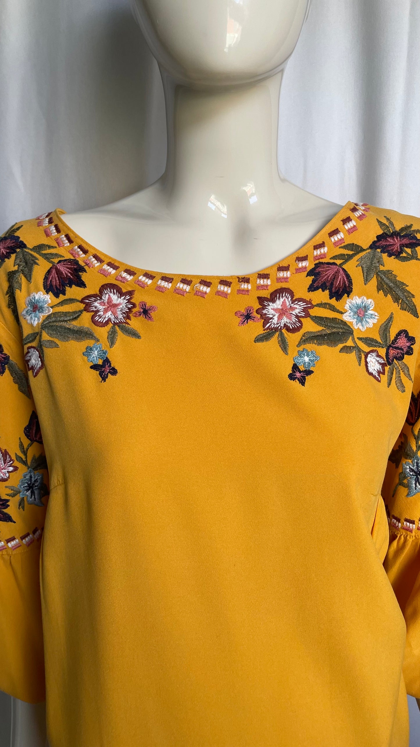 Robe avec broderies Camaïeu - L/40
