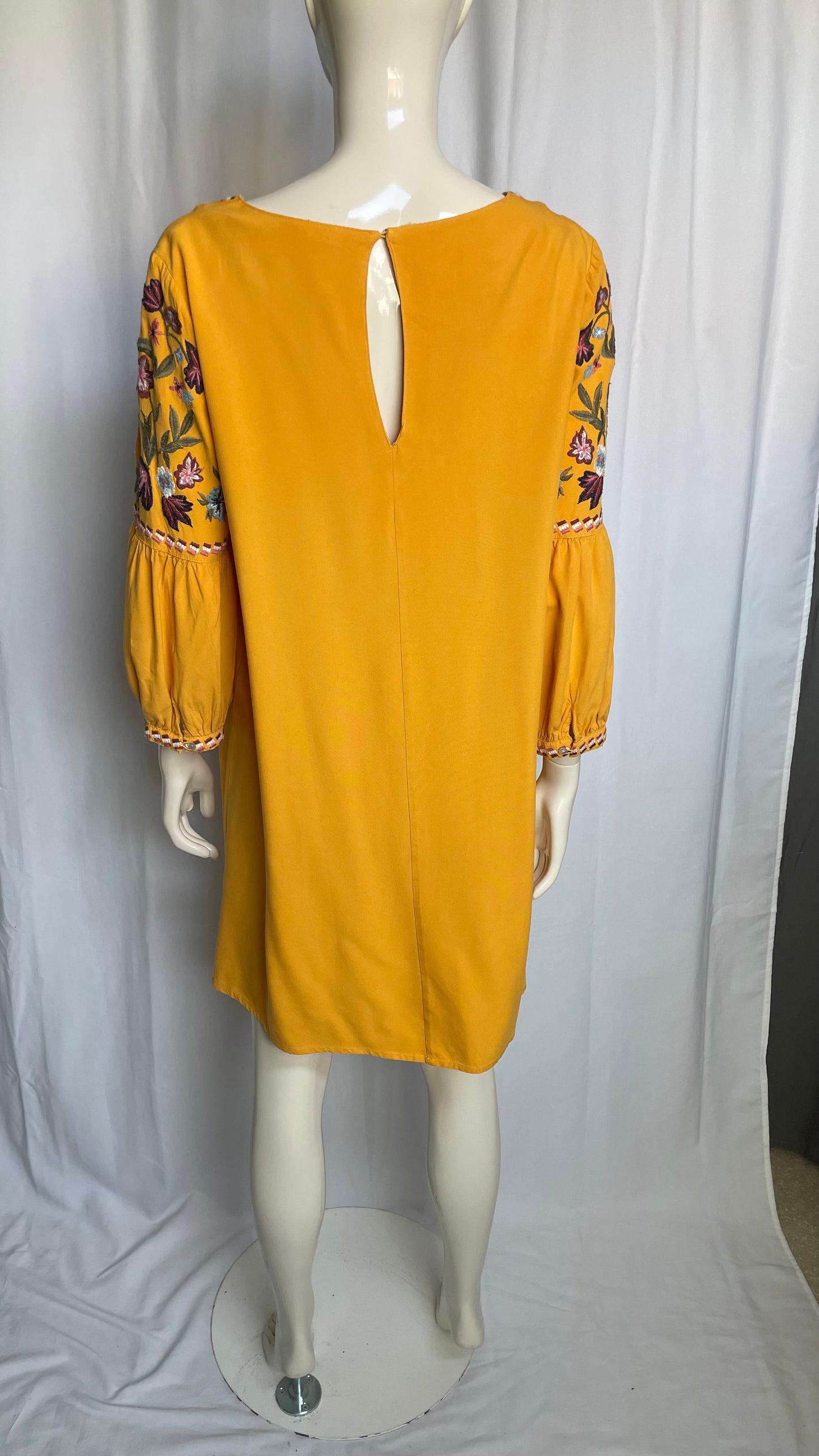 Robe avec broderies Camaïeu - L/40
