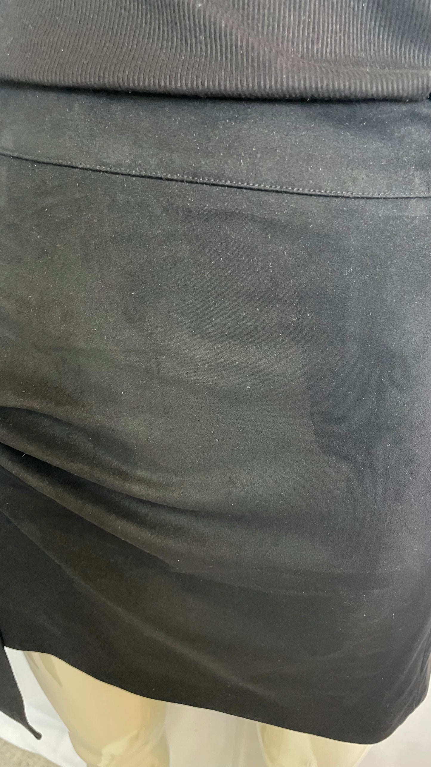 Mini-jupe en suédine, Zara, taille XS
