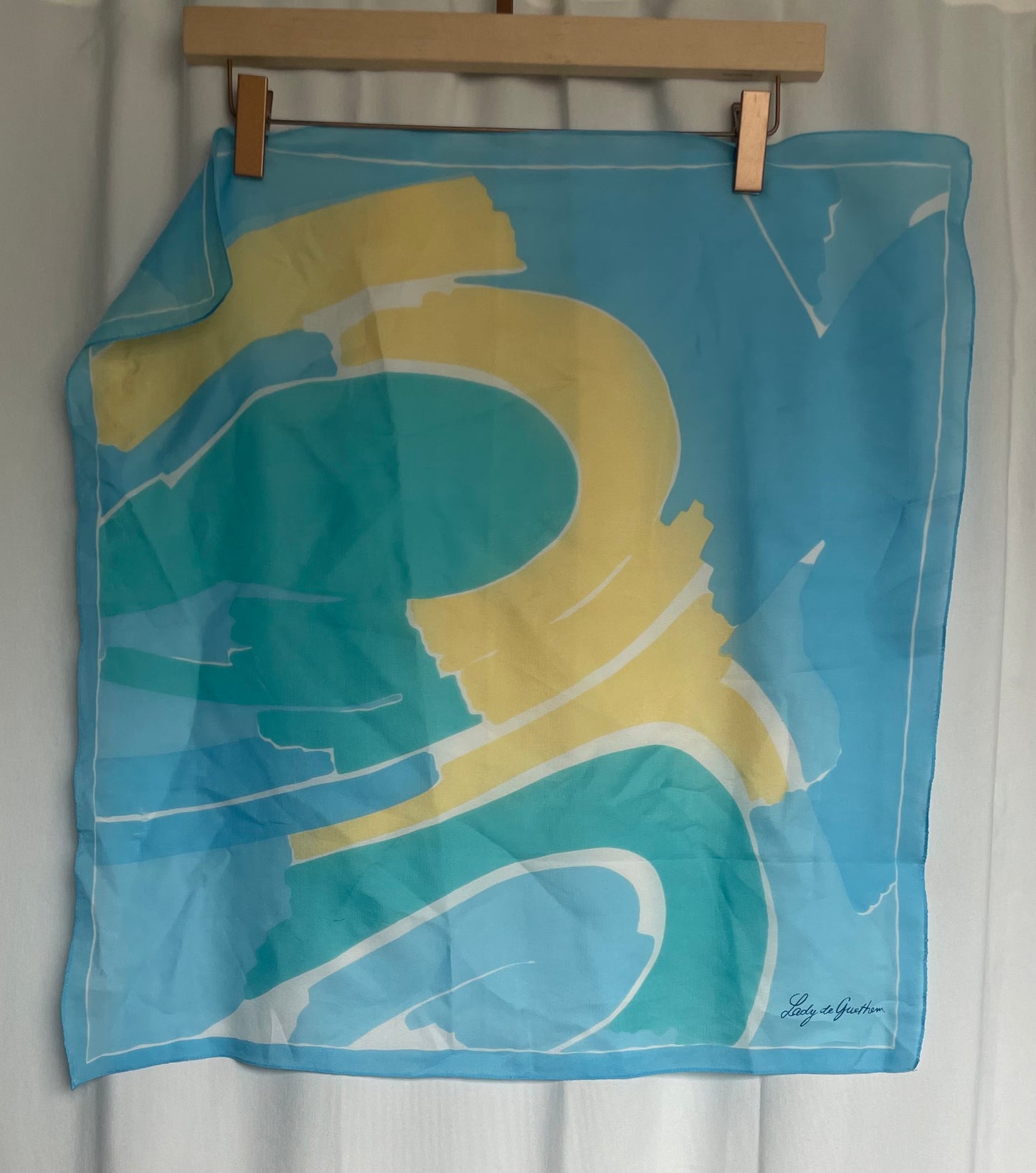 Foulard carré, Lady de Guethem