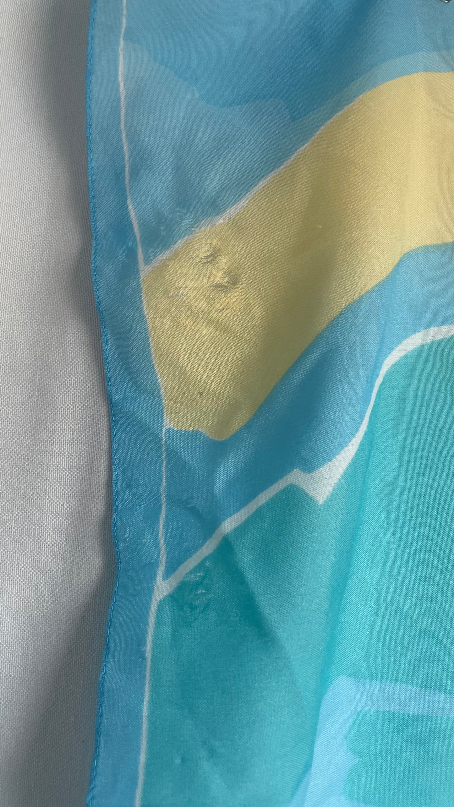 Foulard carré, Lady de Guethem