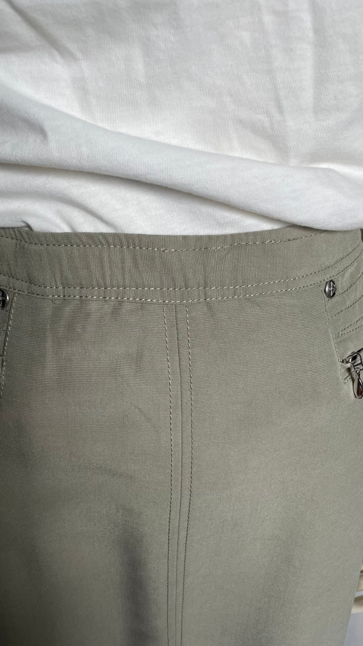 Jupe midi droite, Armand Thiery, taille 40
