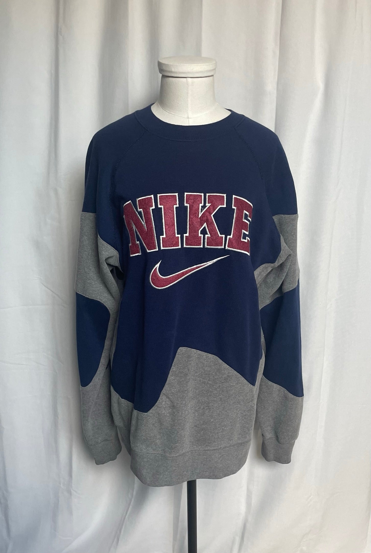 Sweat Nike rework, taille XL – MK Friperie
