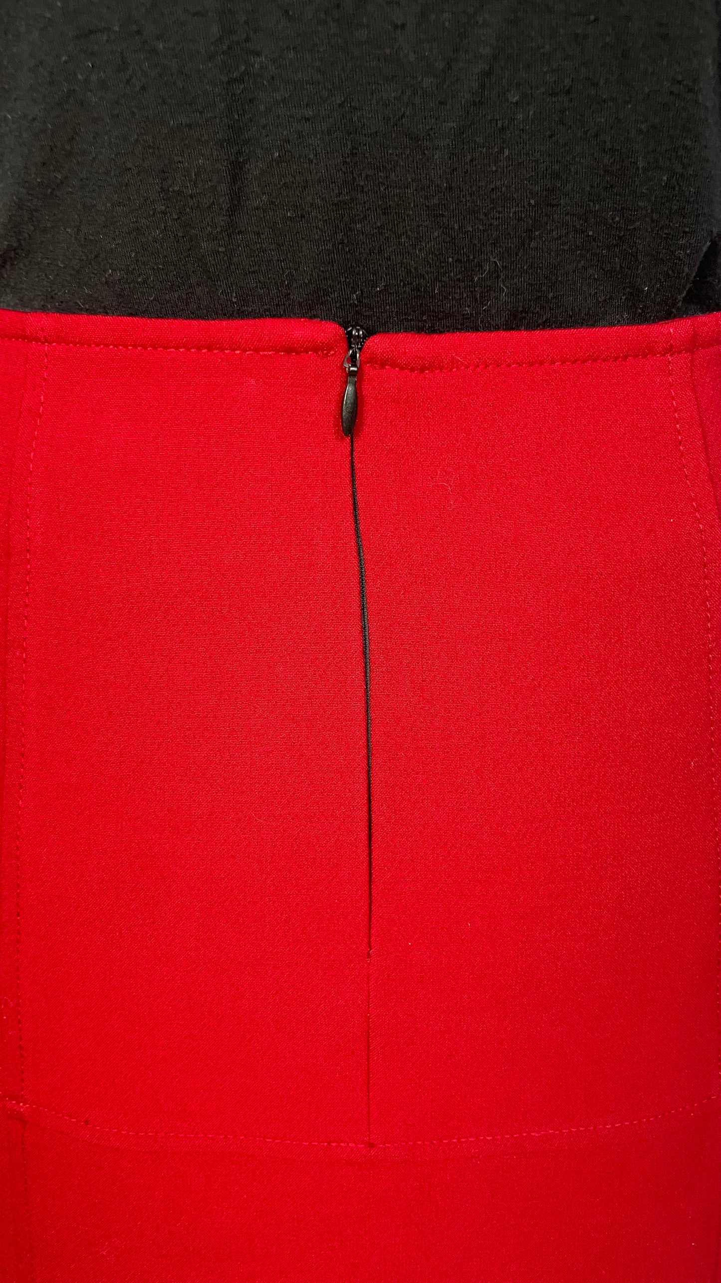 Mini-jupe droite, Caroll, taille 36. Made in France