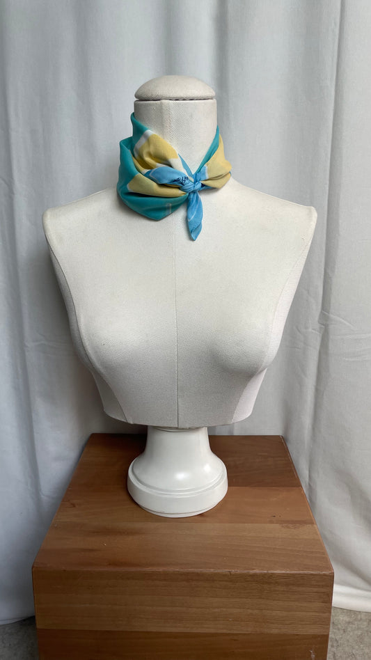 Foulard carré, Lady de Guethem