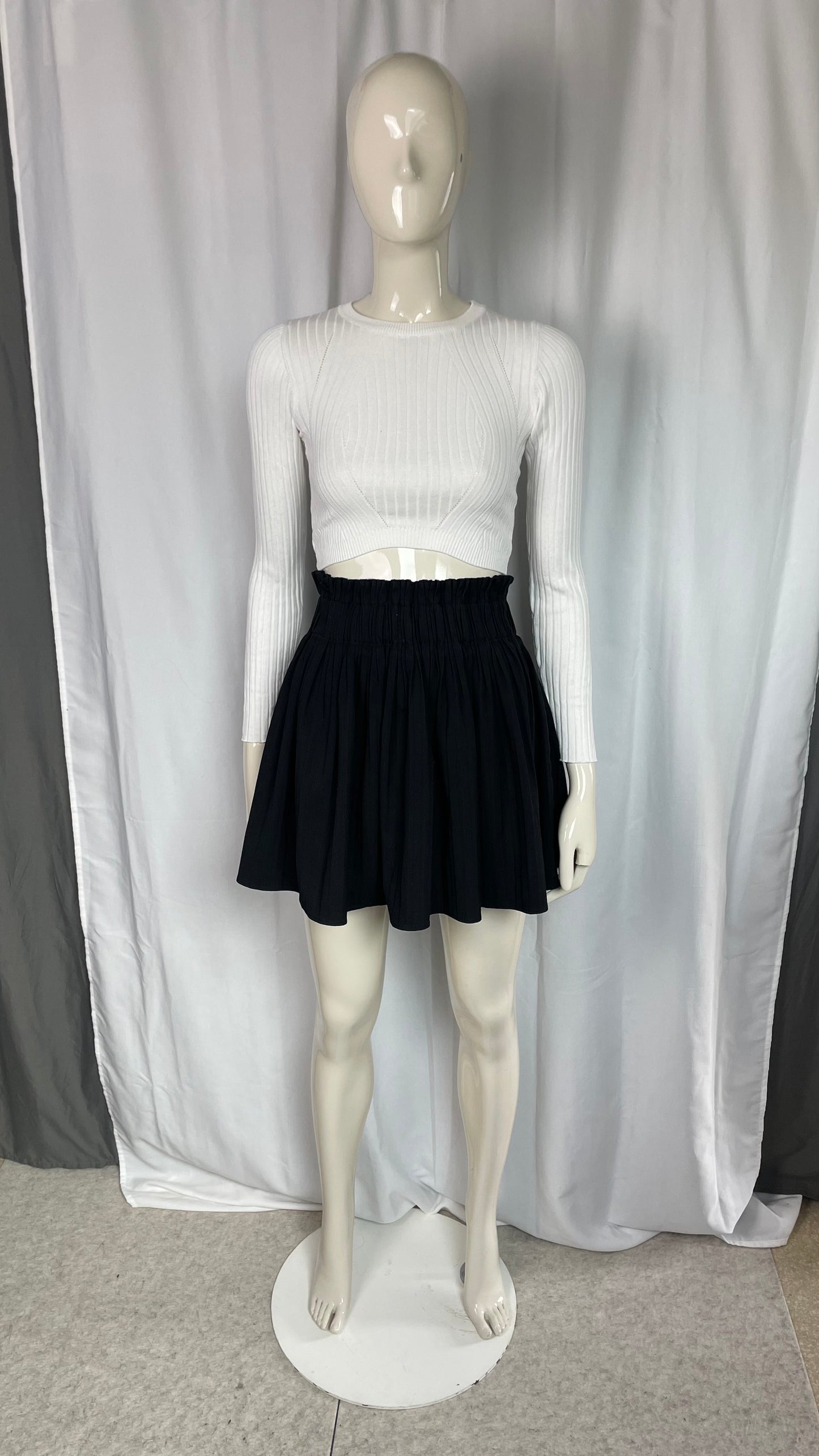 Mini-jupe plissée, Zara, taille XS